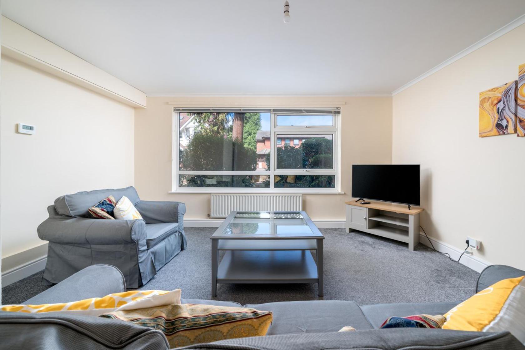 Redhill Surrey 2 Bedroom Pet Friendly Apartment By Sublime Stays Zewnętrze zdjęcie