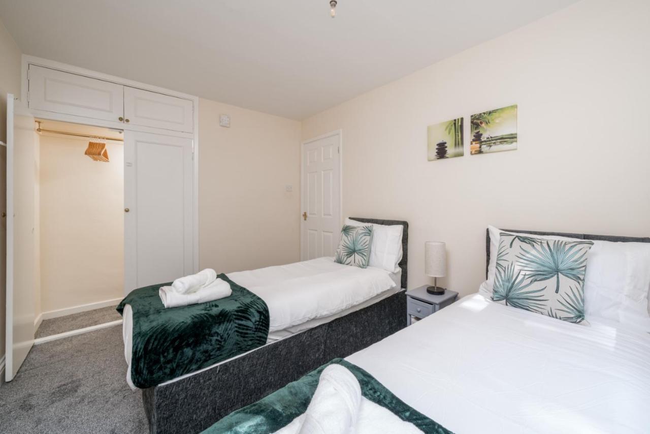 Redhill Surrey 2 Bedroom Pet Friendly Apartment By Sublime Stays Zewnętrze zdjęcie