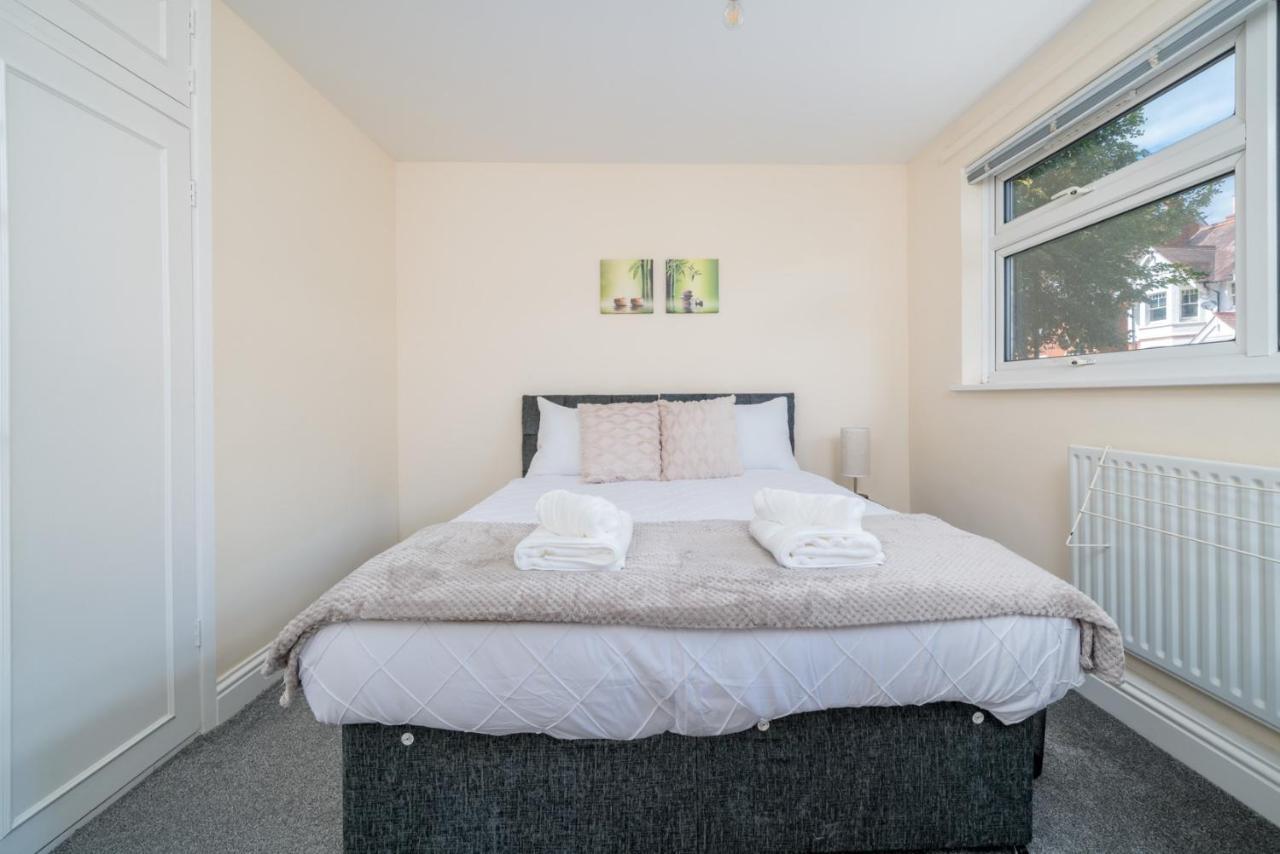 Redhill Surrey 2 Bedroom Pet Friendly Apartment By Sublime Stays Zewnętrze zdjęcie