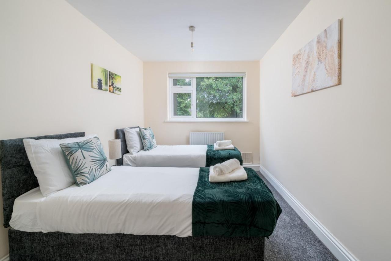 Redhill Surrey 2 Bedroom Pet Friendly Apartment By Sublime Stays Zewnętrze zdjęcie