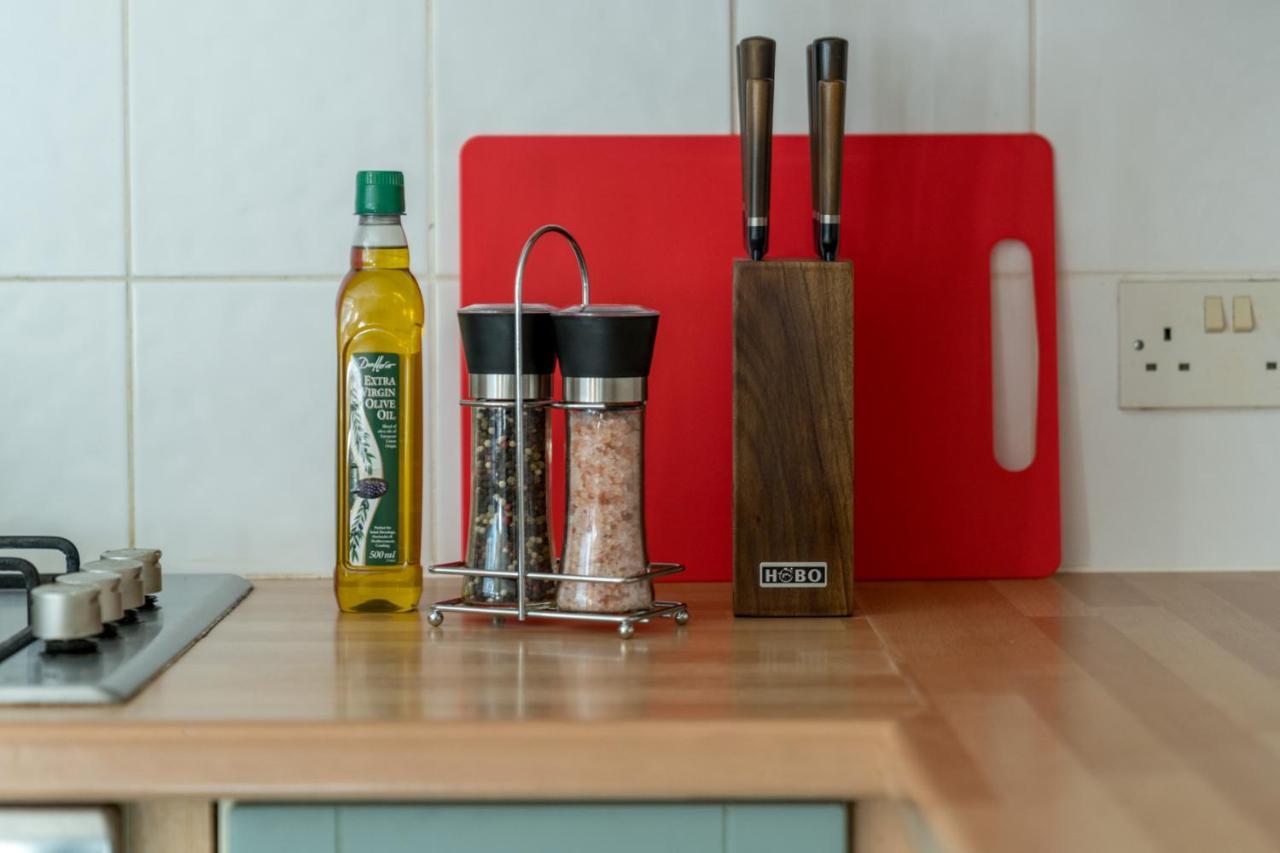 Redhill Surrey 2 Bedroom Pet Friendly Apartment By Sublime Stays Zewnętrze zdjęcie